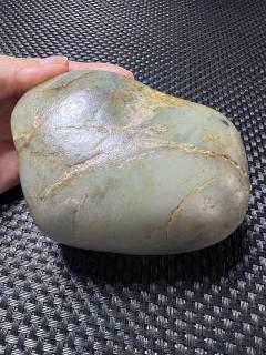 和田玉籽料青花原石,700.1克,可以直接做一个观赏小摆件,肉质细腻,料