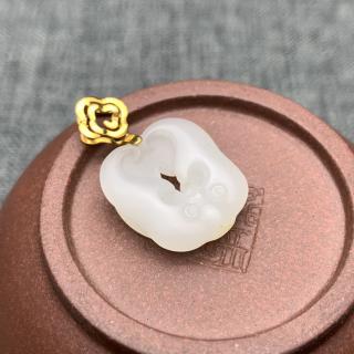 新疆和田玉籽料羊脂玉福在眼前包金小精品 215