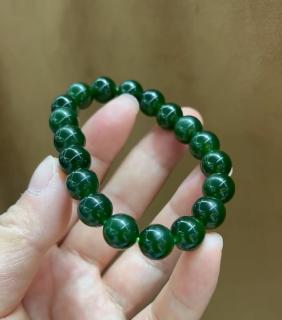 和田玉碧玉圆珠串儿细腻老料,细度可过灯颜色均匀老辣卡10mm